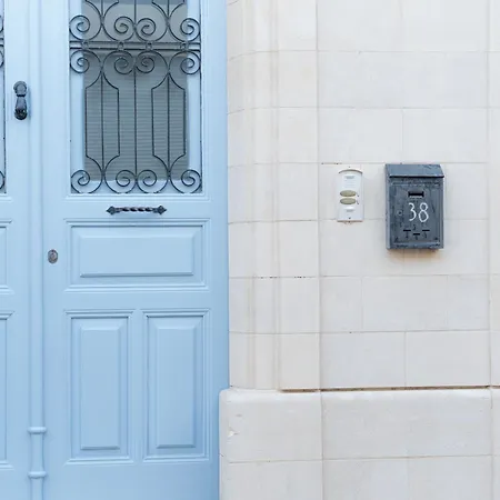 فندق مبيت وإفطار Ananke